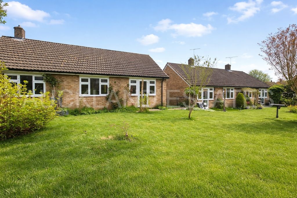 Property photo 2 of 19 Image00003