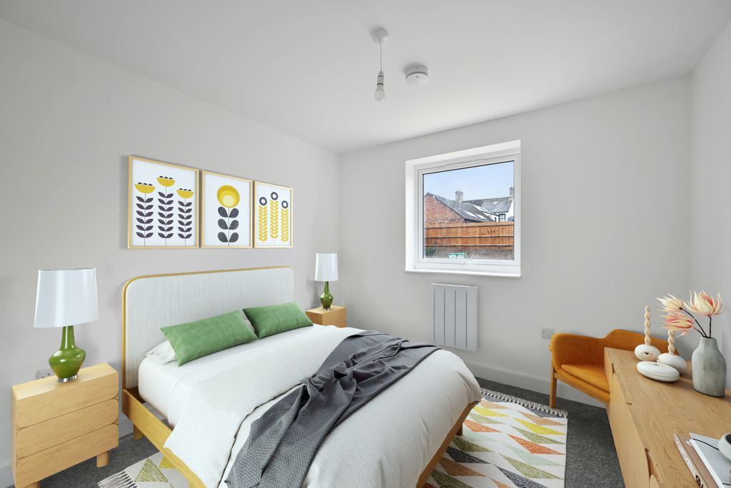 Property photo 1 of 8 Bedroom