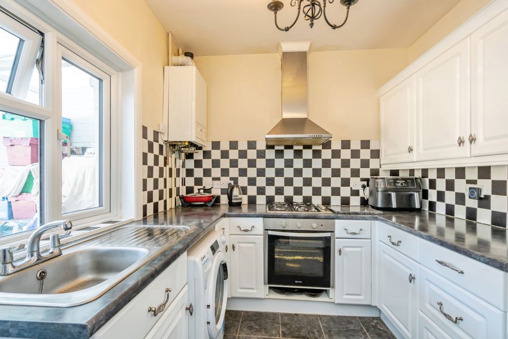 Property photo 2 of 15 Photo