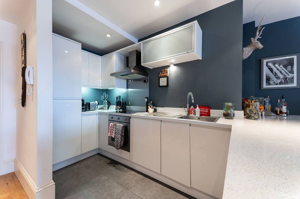Property photo 1 of 17
