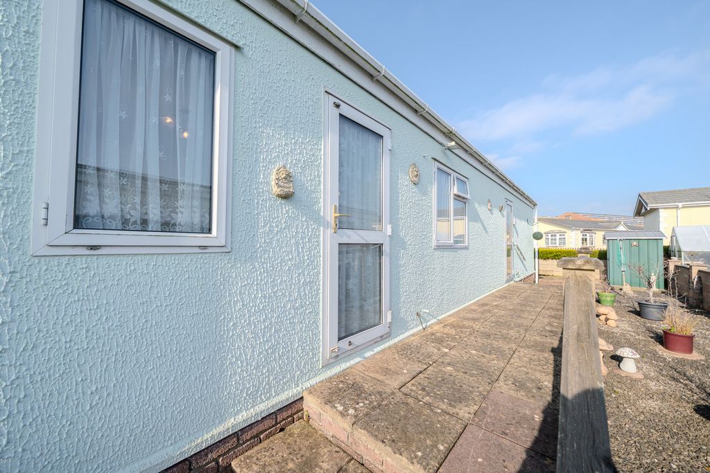 Property photo 2 of 22