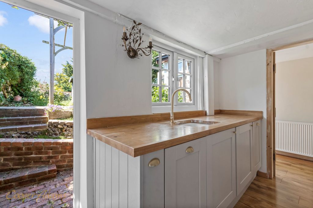 Property photo 3 of 16 Kitchen To Garden