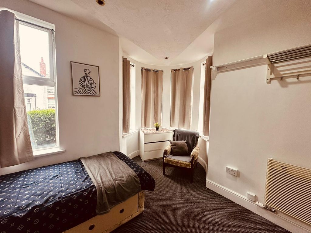 Property photo 1 of 4