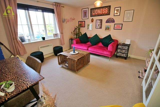 Property photo 3 of 13