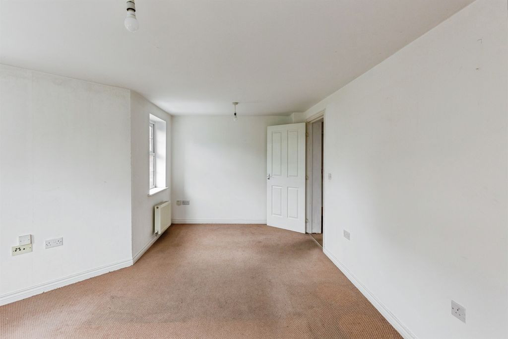 Property photo 3 of 11