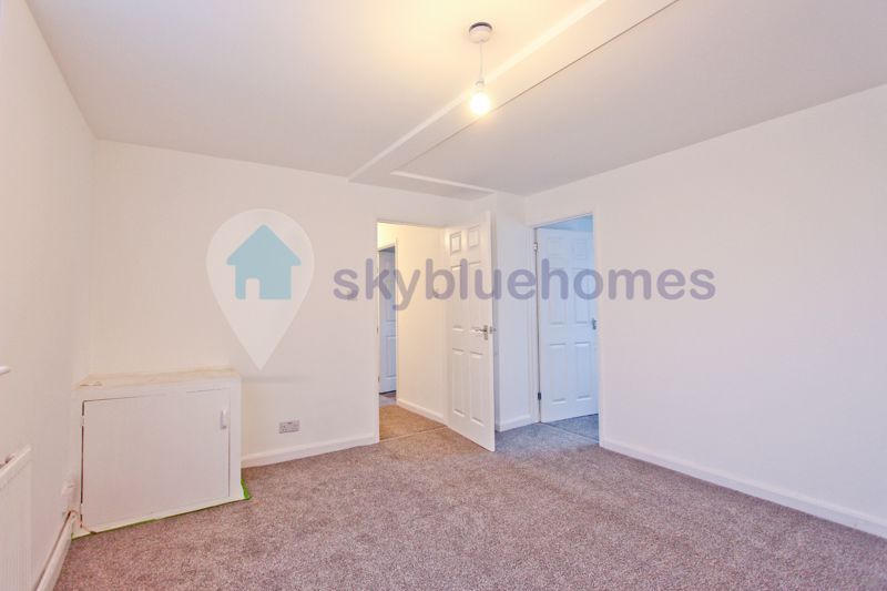 Property photo 1 of 11 Photo 3