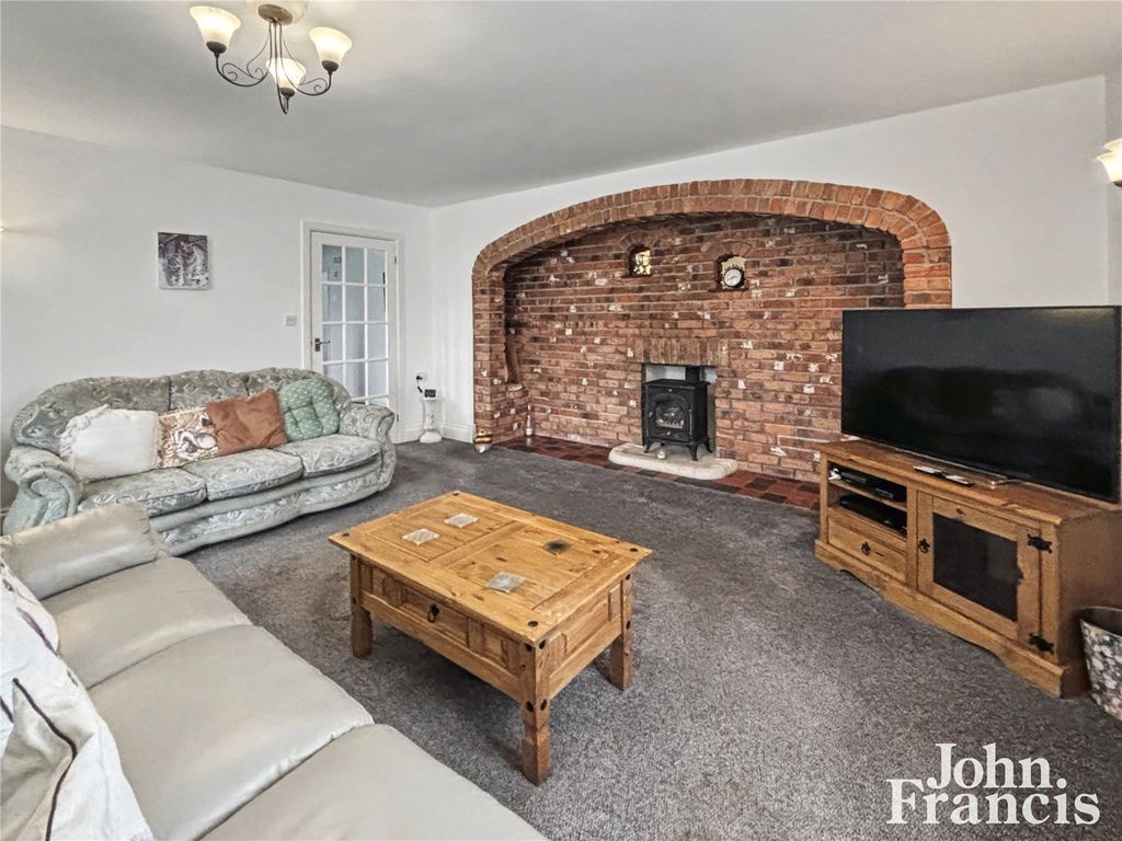 Property photo 3 of 22 Picture No. 06