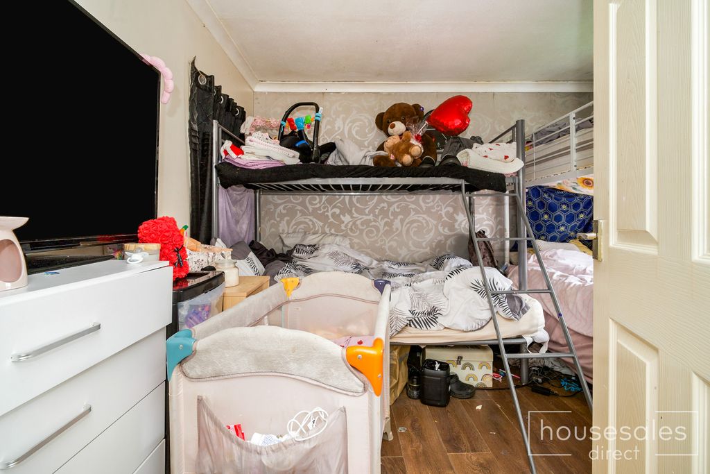 Property photo 3 of 16