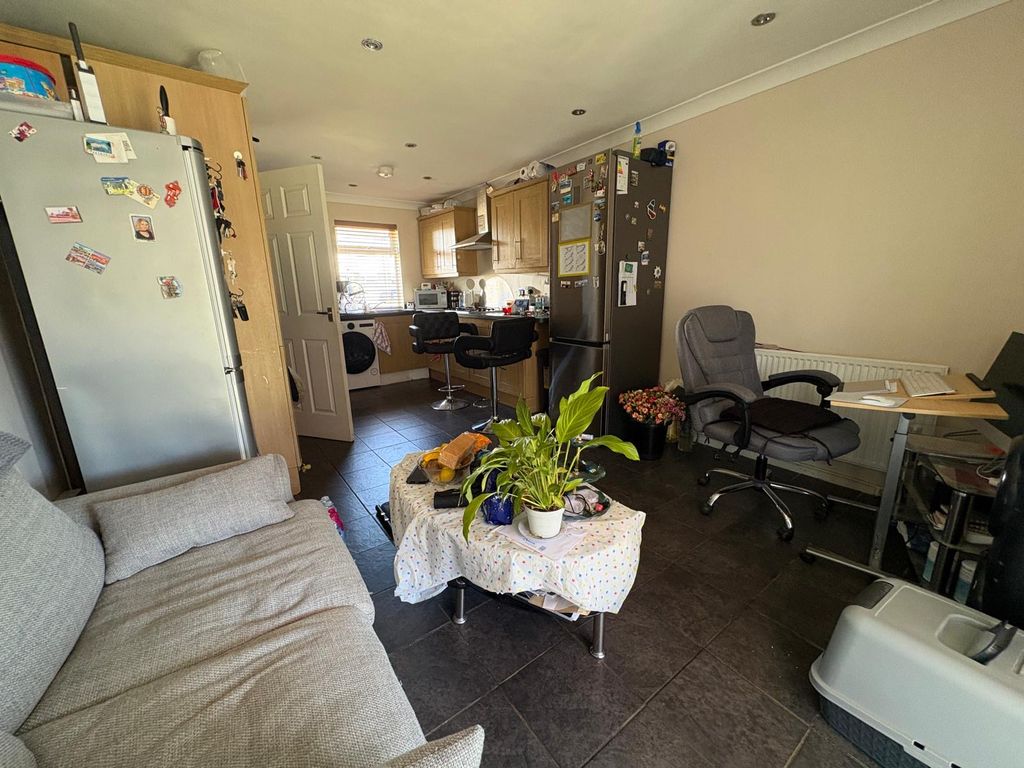 Property photo 3 of 13 Image