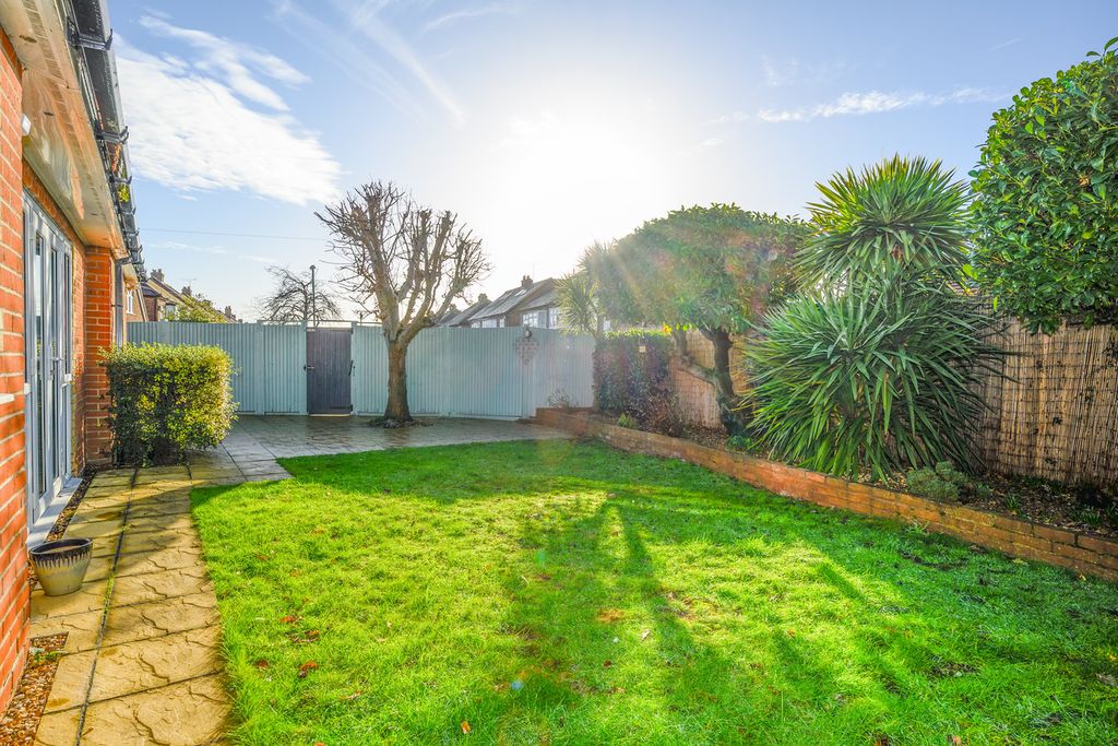 Property photo 3 of 18