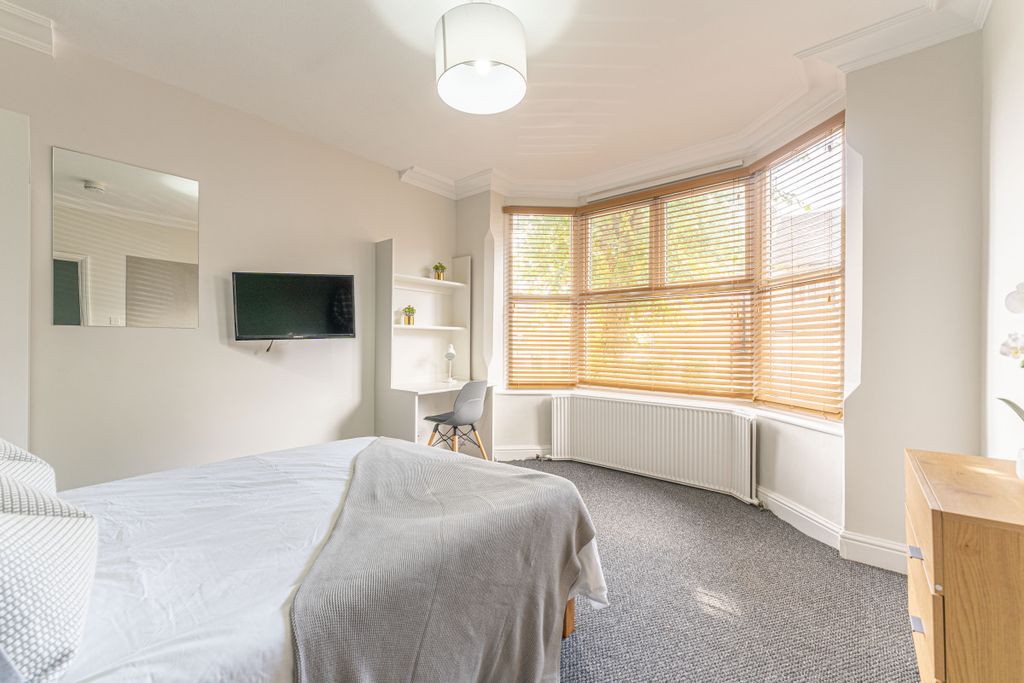 Property photo 3 of 16 Photo 2