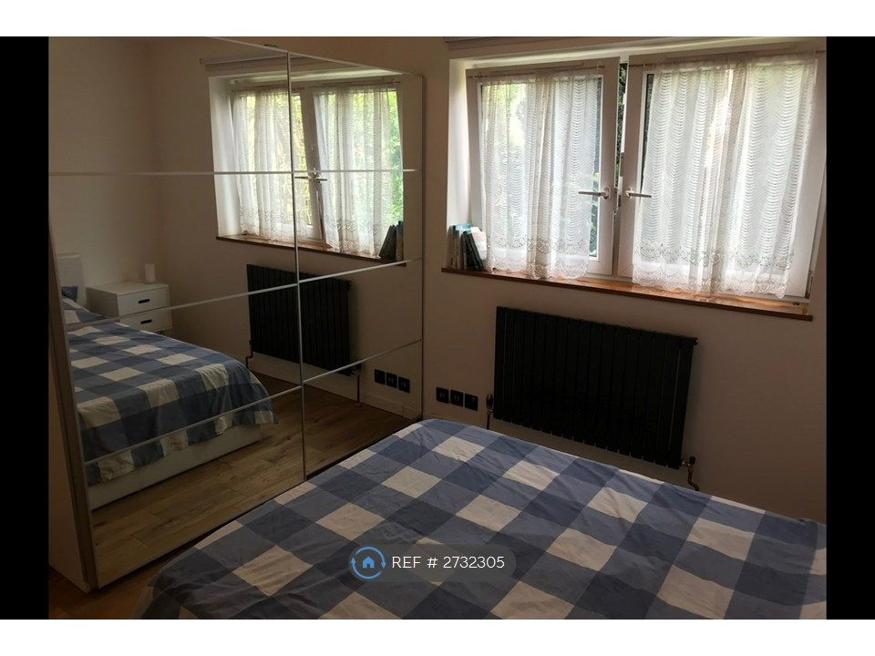 Property photo 3 of 18 Main Bedroom 2