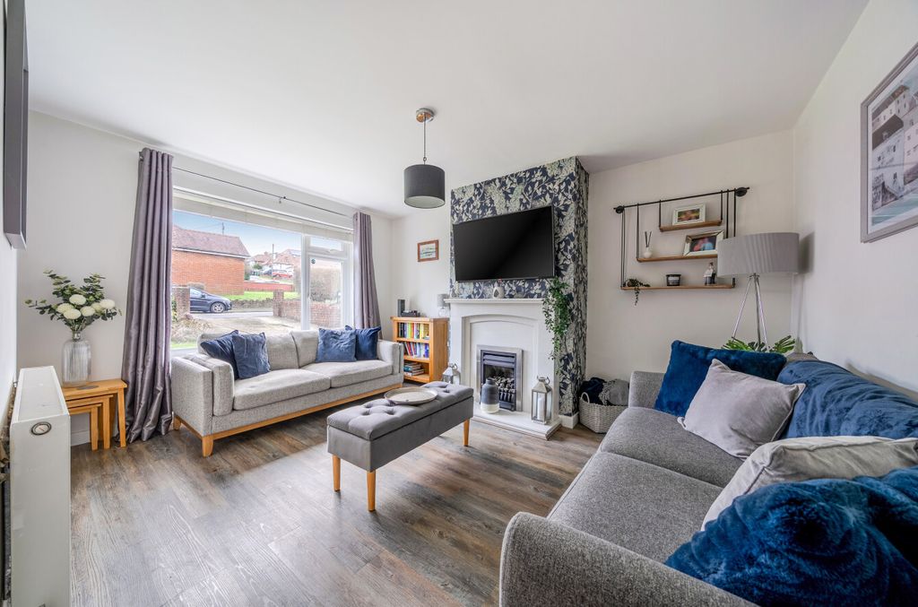 Property photo 2 of 12 1405335-9-697B82B...