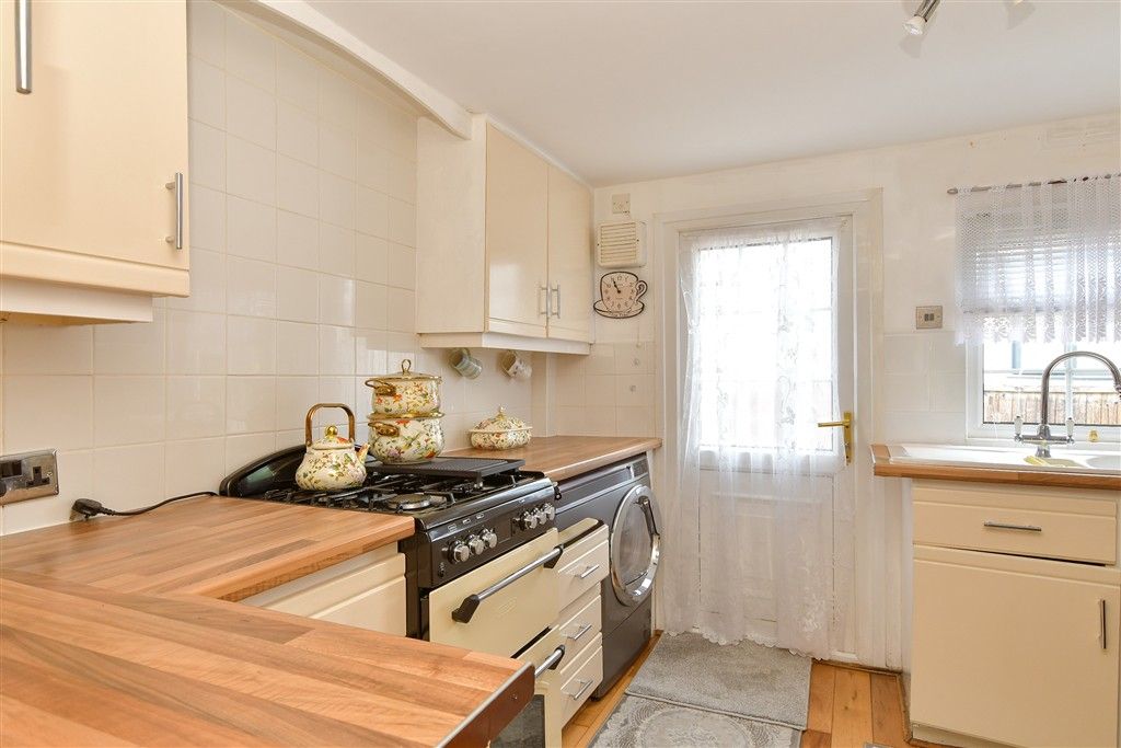 Property photo 3 of 13 Kitchen