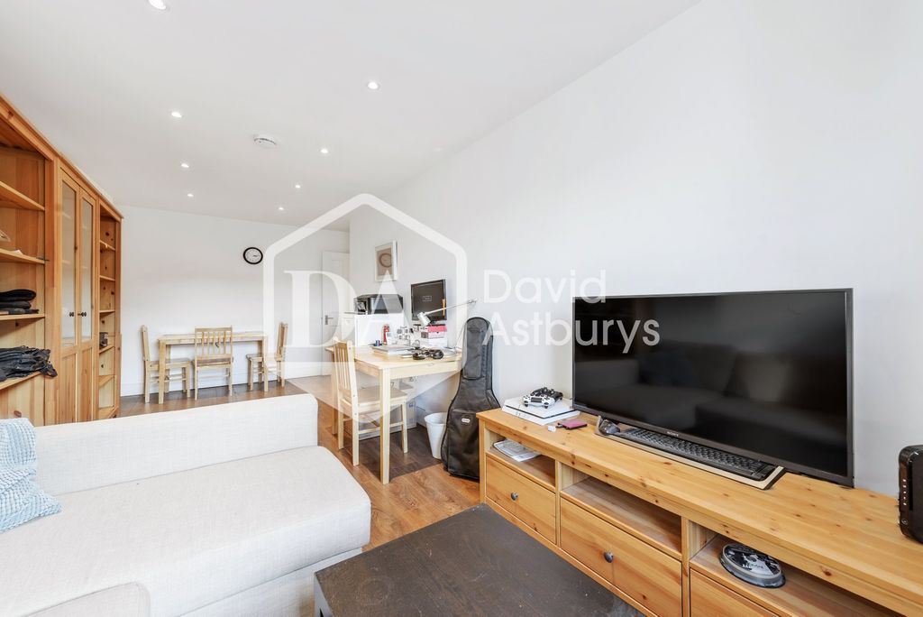 Property photo 2 of 9