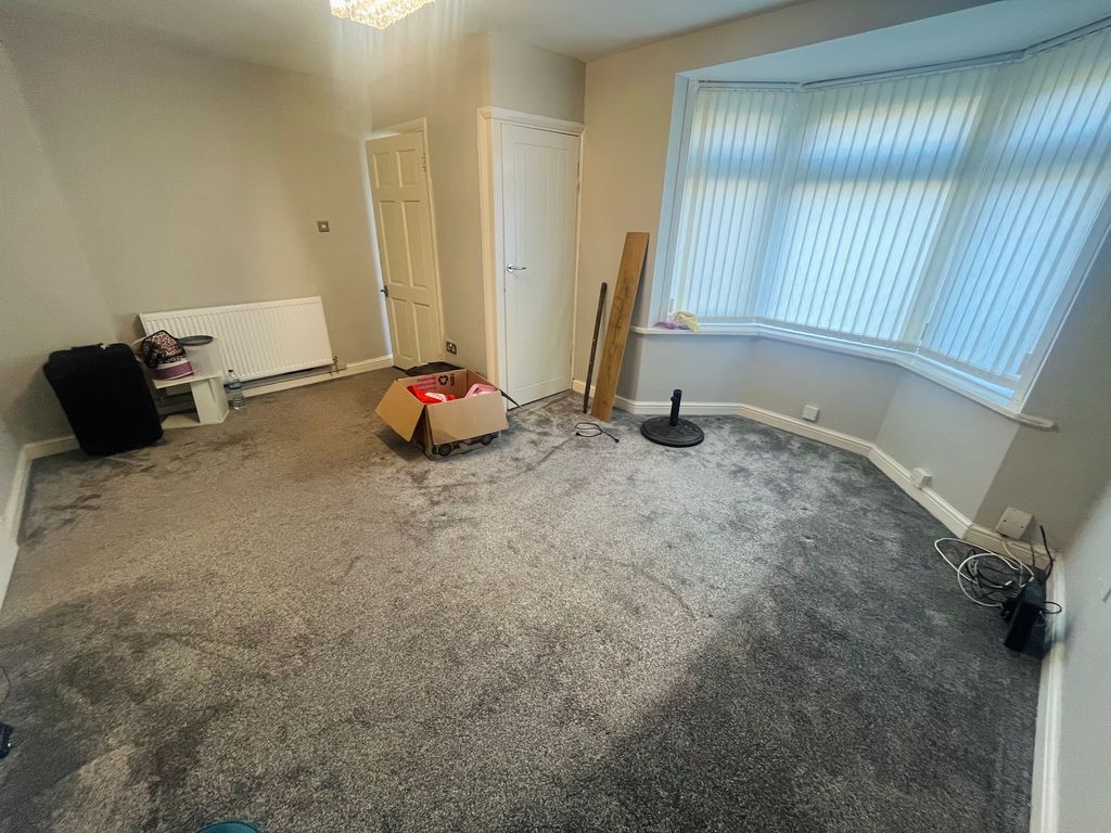 Property photo 3 of 12 Image