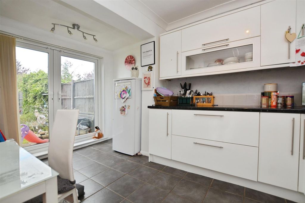 Property photo 3 of 21 Kitchen Diner