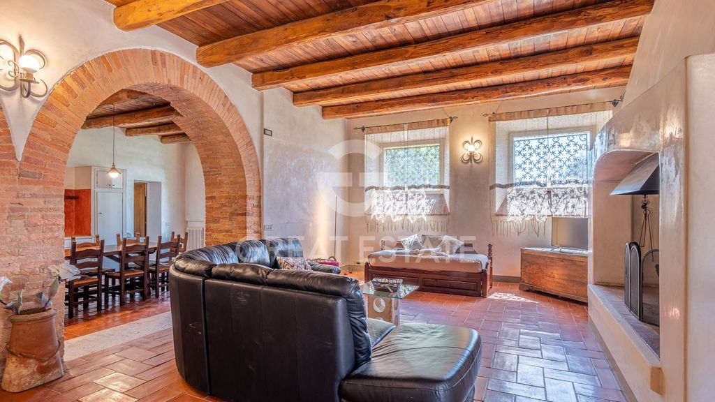 Property photo 2 of 47 Interiors