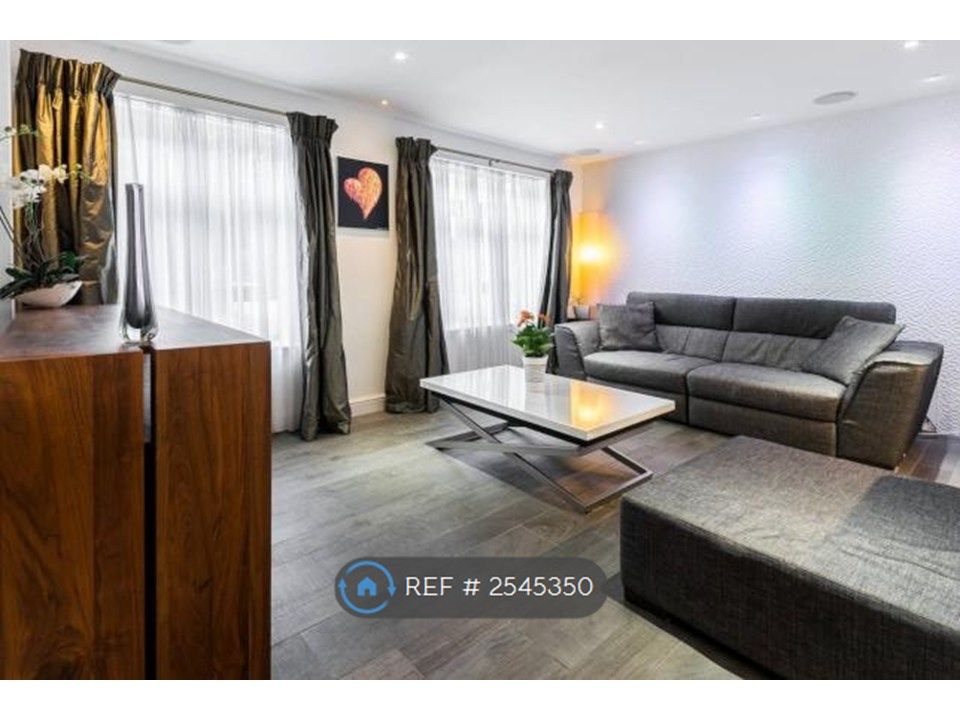 Property photo 1 of 13 Lounge