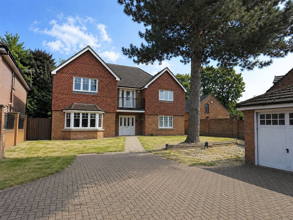 Property photo 2 of 27