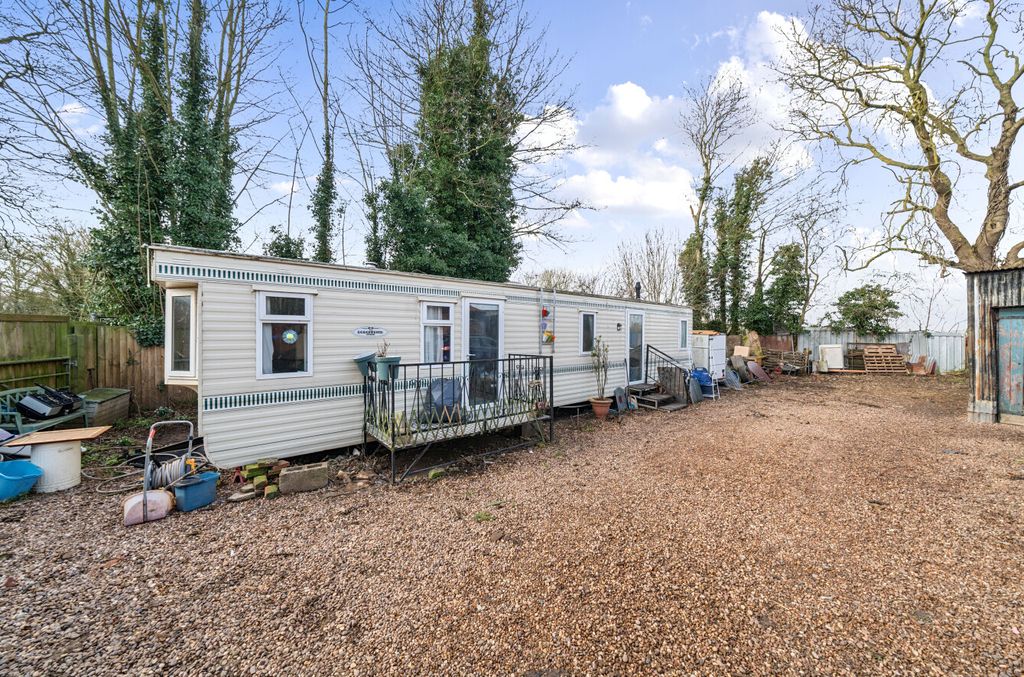 Property photo 3 of 25