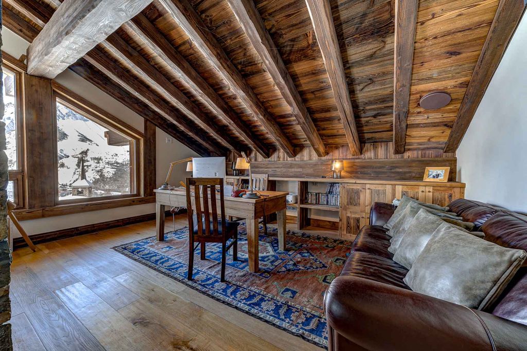 Property photo 3 of 26