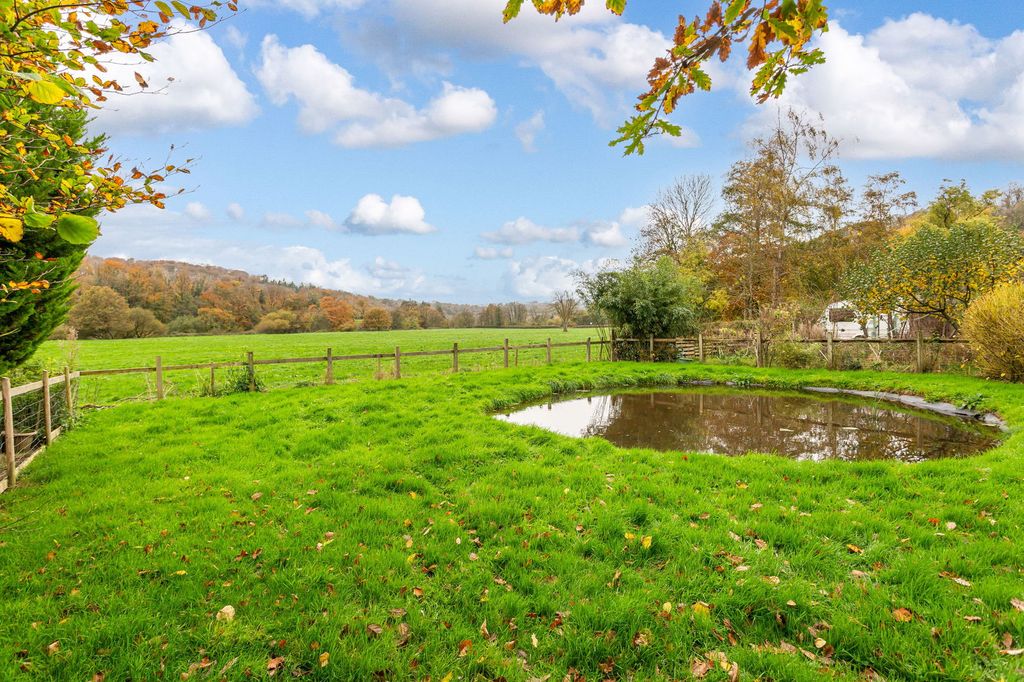 Property photo 2 of 43