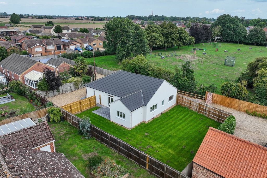 Property photo 2 of 42
