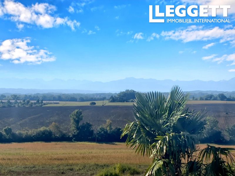 Property photo 2 of 10