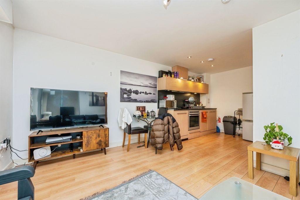 Property photo 2 of 12