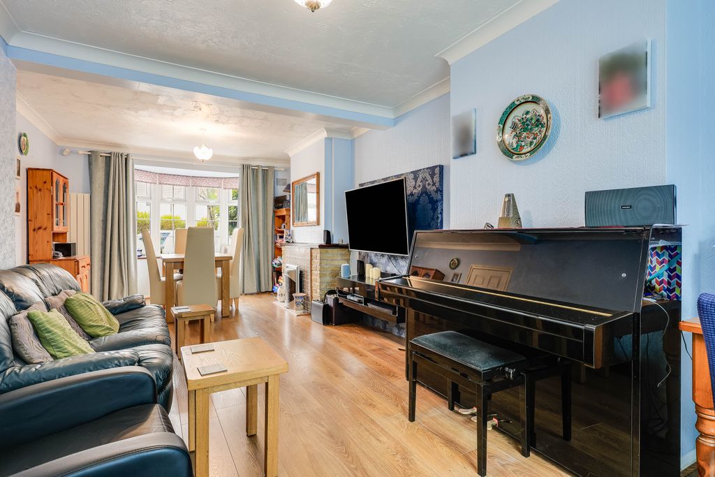 Property photo 3 of 19 Img5