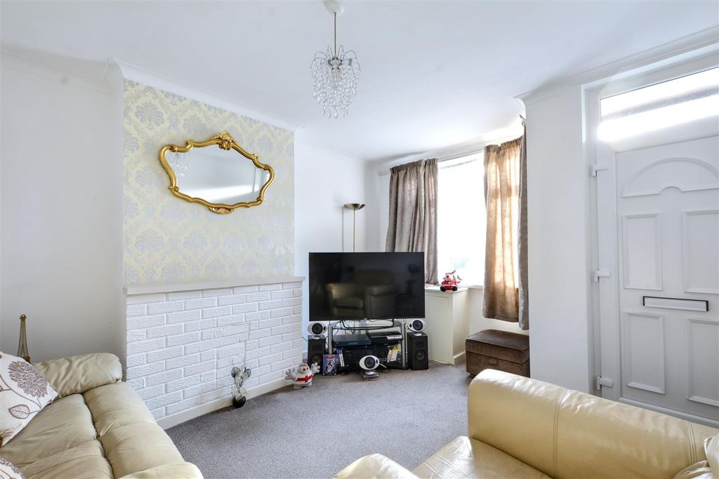 Property photo 2 of 16 Loounge_1.Jpeg