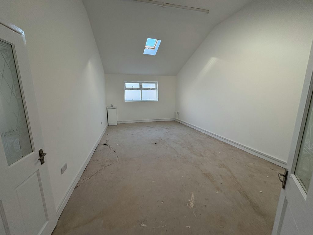 Property photo 3 of 6 Img_8283.Jpeg