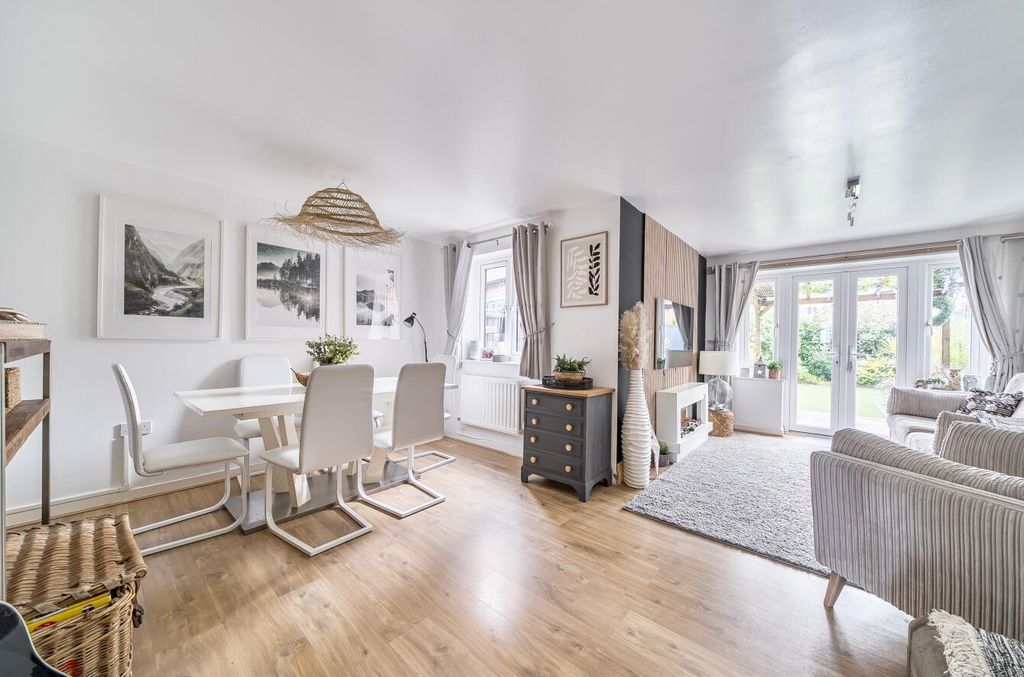 Property photo 2 of 24 1403620-13-69725341678F6.Jpg