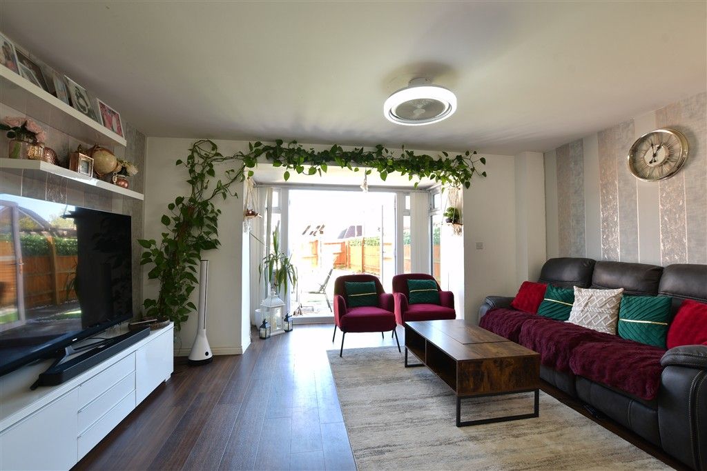 Property photo 3 of 12 Lounge/Dining Room