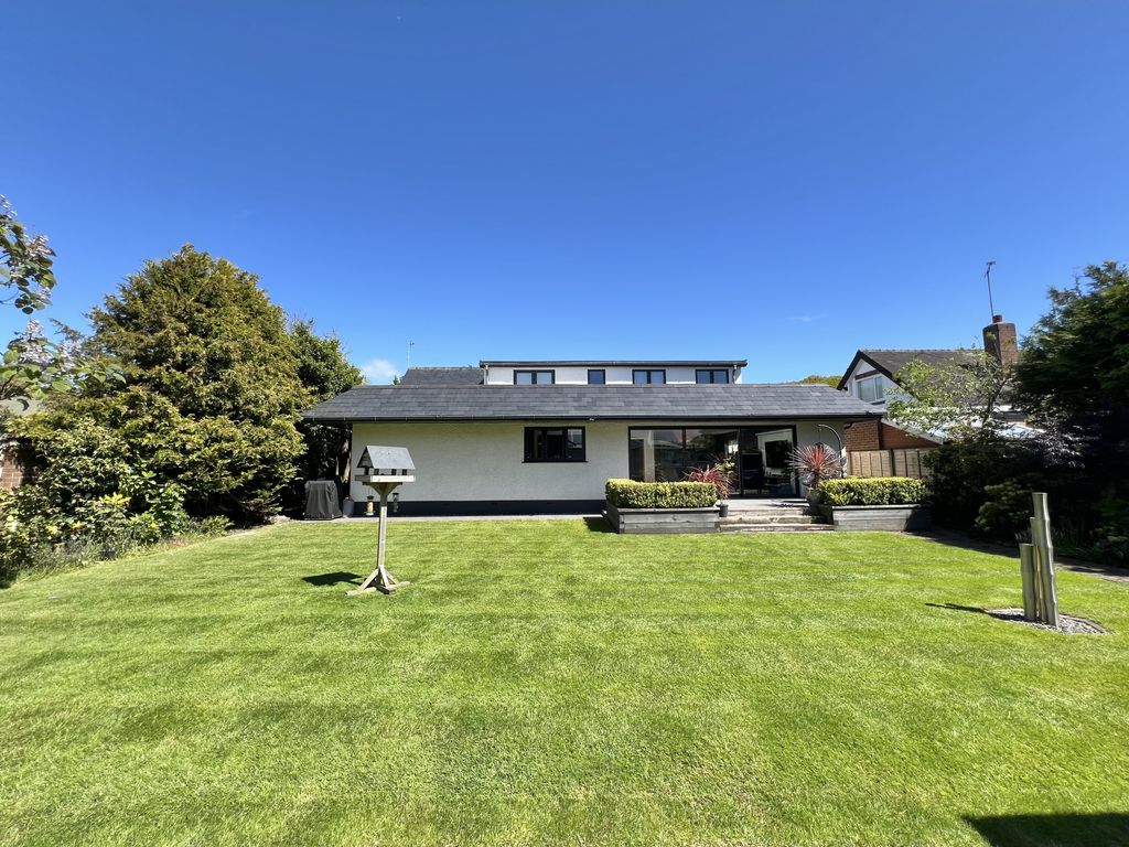 Property photo 2 of 25