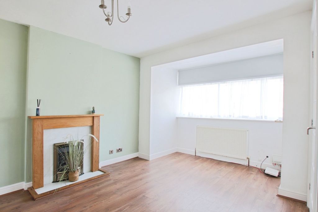 Property photo 3 of 17 4353217