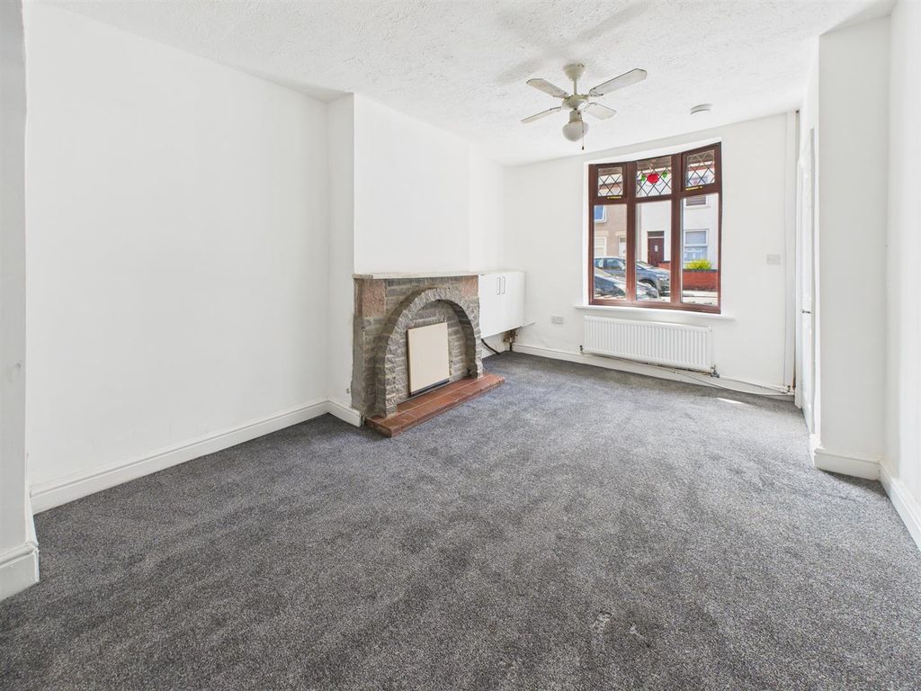 Property photo 2 of 15 Living Room