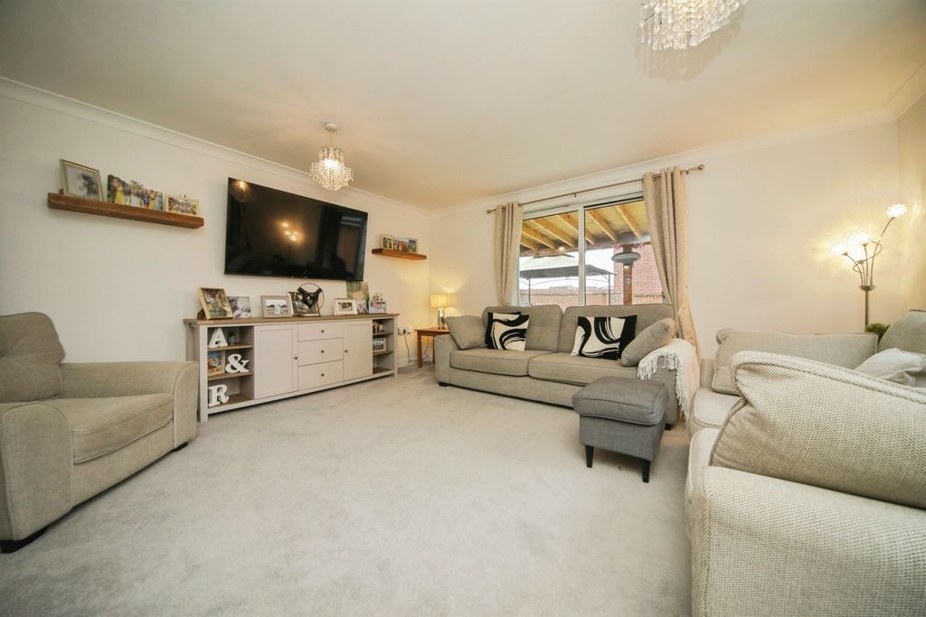 Property photo 3 of 20