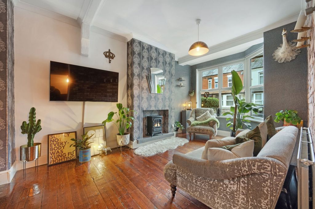 Property photo 2 of 12