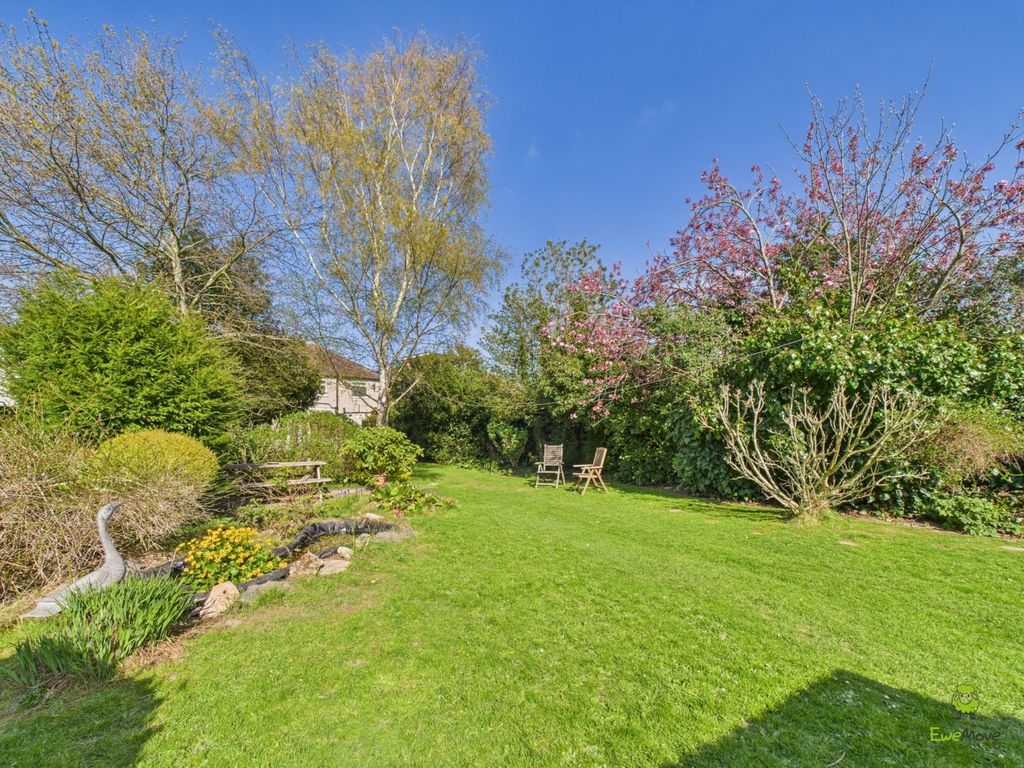 Property photo 2 of 24 Presented By Clinton At Ewemove Bexleyheath And Da