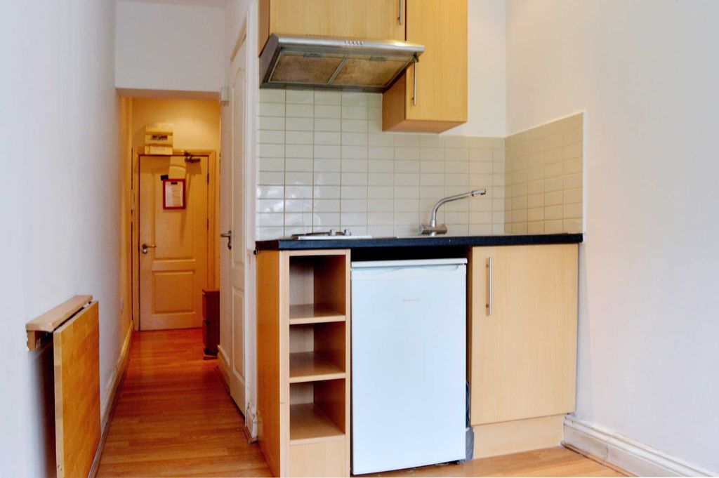 Property photo 2 of 6