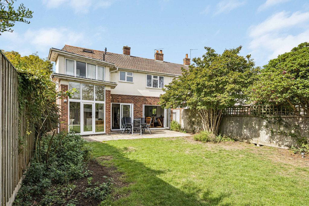Property photo 3 of 27