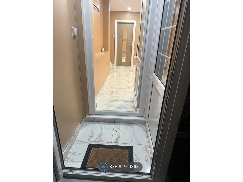 Property photo 3 of 17 Entrance With Double Doors