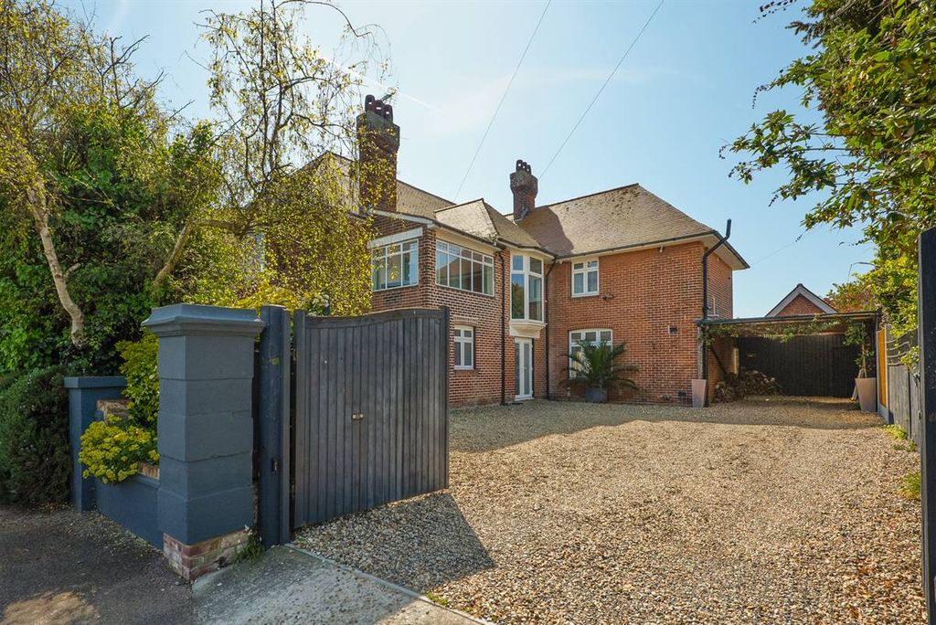 Property photo 3 of 48