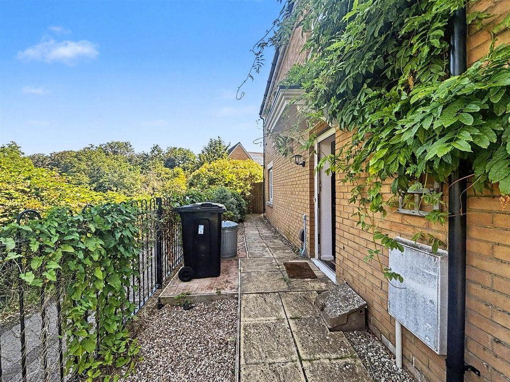 Property photo 1 of 9 Pennyquick View