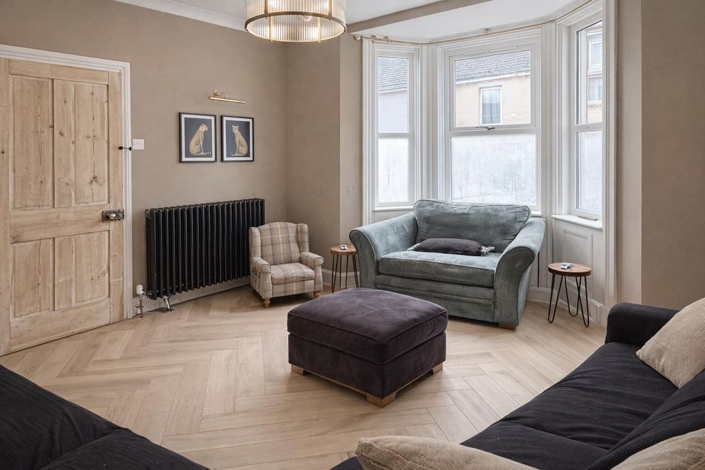 Property photo 3 of 12 Living Room