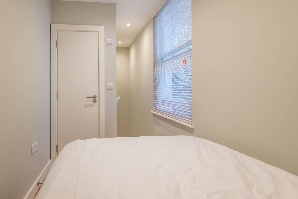 Property photo 1 of 3