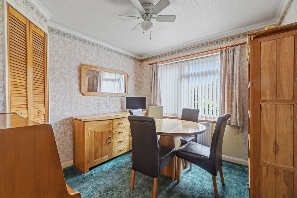 Property photo 3 of 13 4708147