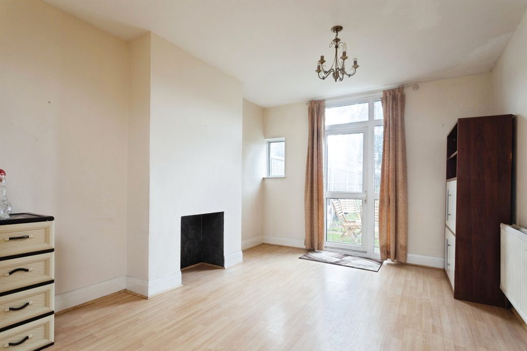 Property photo 3 of 16